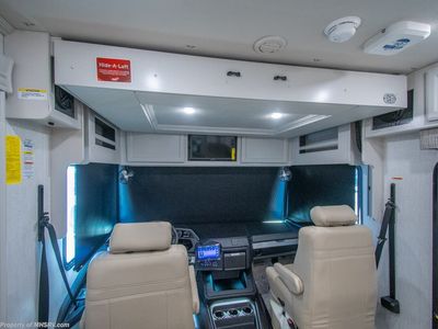 2026 Fleetwood Bounder - Photo 4