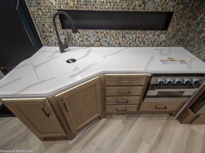 2026 Fleetwood Bounder - Photo 15