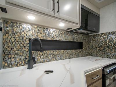 2026 Fleetwood Bounder - Photo 16