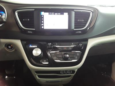 2023 Chrysler Voyager - Photo 18