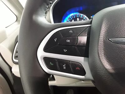 2023 Chrysler Voyager - Photo 23
