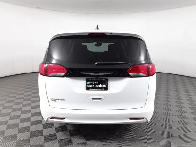 2023 Chrysler Voyager - Photo 4