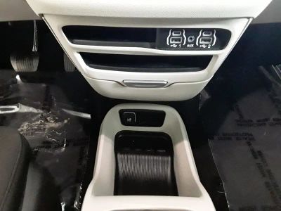 2023 Chrysler Voyager - Photo 19