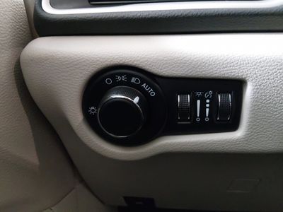 2022 Chrysler Voyager - Photo 13
