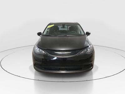 2022 Chrysler Voyager - Photo 2