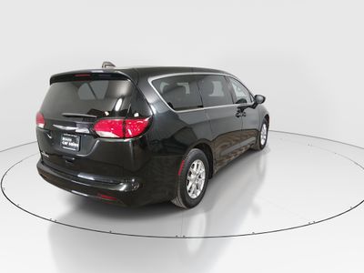 2022 Chrysler Voyager - Photo 7