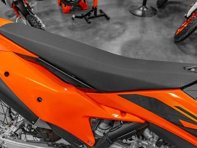 2025 KTM 450 SX-F - Photo 11