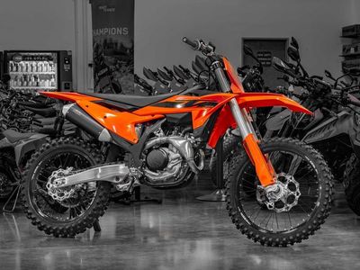 2025 KTM 450 SX-F - Photo 1