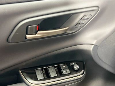 2026 Toyota Crown Signia — photo 14 view