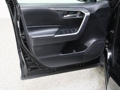 2025 Toyota RAV4 FWD - Photo 12