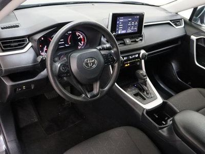 2025 Toyota RAV4 FWD - Photo 13