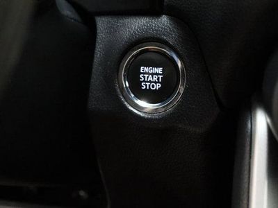 2025 Toyota RAV4 FWD - Photo 18