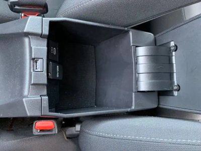 2025 Toyota Corolla LE - Photo 26