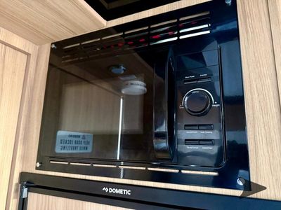 2026 BLACK SERIES Black Series Camper — photo 32 view