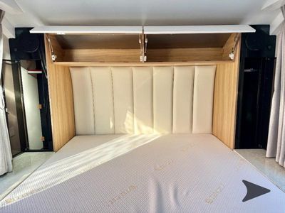 2026 BLACK SERIES Black Series Camper — photo 13 view