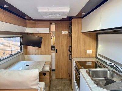 2026 BLACK SERIES Black Series Camper — photo 10 view