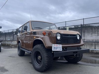 1971 Toyota Land Cruiser — side profile view