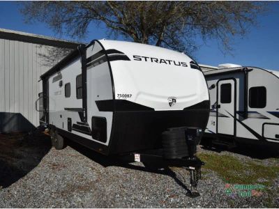 2025 Venture RV Stratus — front three-quarter view