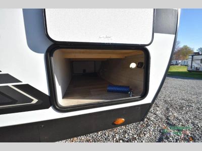 2025 Venture RV Stratus — photo 10 view