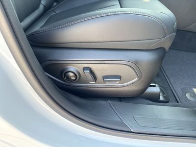 2026 Jeep Cherokee — photo 56 view