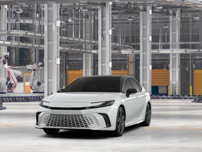 2026 Toyota Camry - Photo 18
