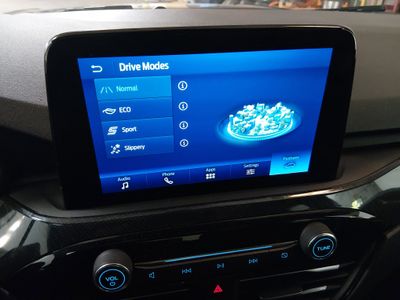2025 Ford Escape - Photo 17