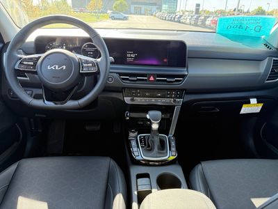 2026 Kia Seltos — photo 9 view
