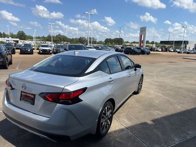 2025 Nissan Versa - Photo 4