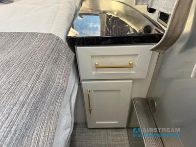 2024 Airstream Classic - Photo 50