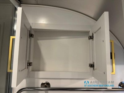 2024 Airstream Classic - Photo 37