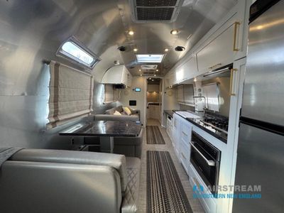 2024 Airstream Classic - Photo 5