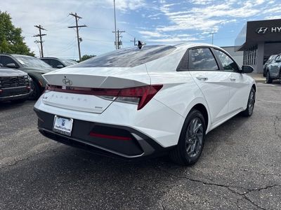 2026 Hyundai Elantra Hybrid - Photo 14