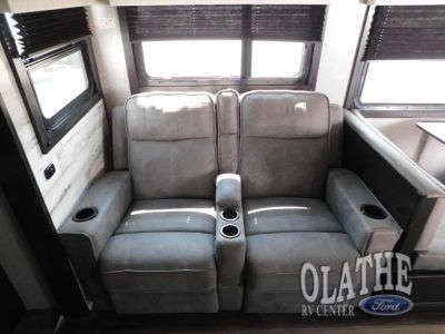 2021 Jayco Jay Feather — photo 8 view