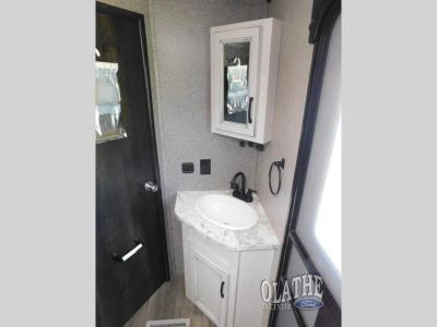 2021 Jayco Jay Feather — photo 16 view