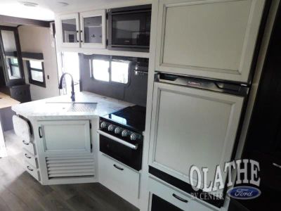 2021 Jayco Jay Feather — photo 10 view