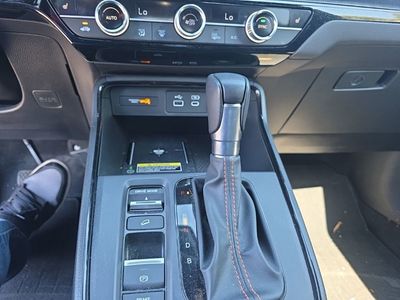 2024 Honda CR-V Hybrid Sport Touring — photo 18 view