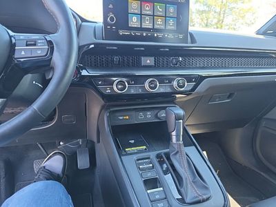 2024 Honda CR-V Hybrid Sport Touring — photo 22 view