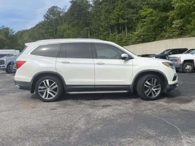 2017 Honda Pilot - Photo 2