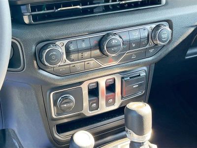 2026 Jeep Wrangler — photo 15 view