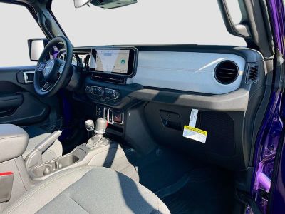 2026 Jeep Wrangler — photo 27 view