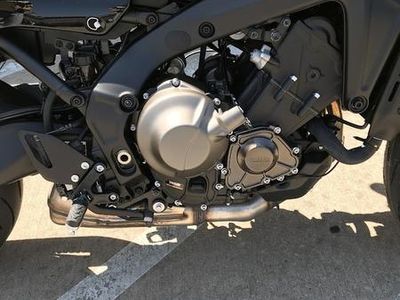 2025 Yamaha XSR900 - Photo 9