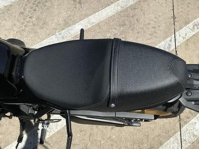 2025 Yamaha XSR900 - Photo 11