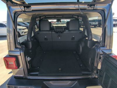 2026 Jeep Wrangler - Photo 14