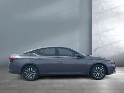 2026 Nissan Altima — photo 7 view