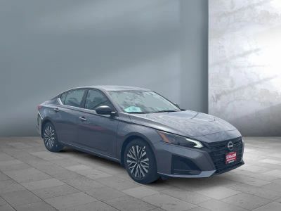 2026 Nissan Altima — photo 8 view
