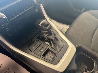 2021 Toyota RAV4 XLE - Photo 14
