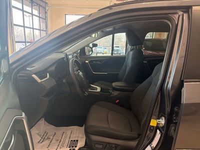 2021 Toyota RAV4 XLE - Photo 11
