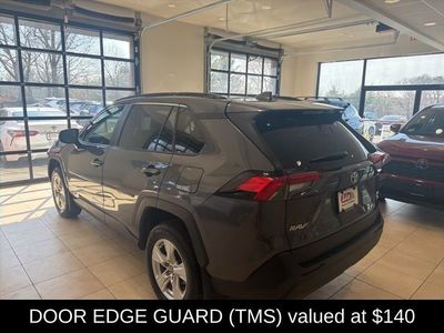 2021 Toyota RAV4 XLE - Photo 5