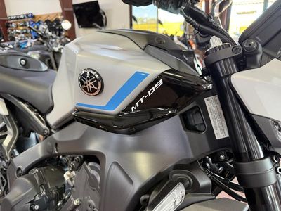 2025 Yamaha MT-09 - Photo 10