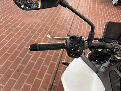 2025 Yamaha MT-09 - Photo 14